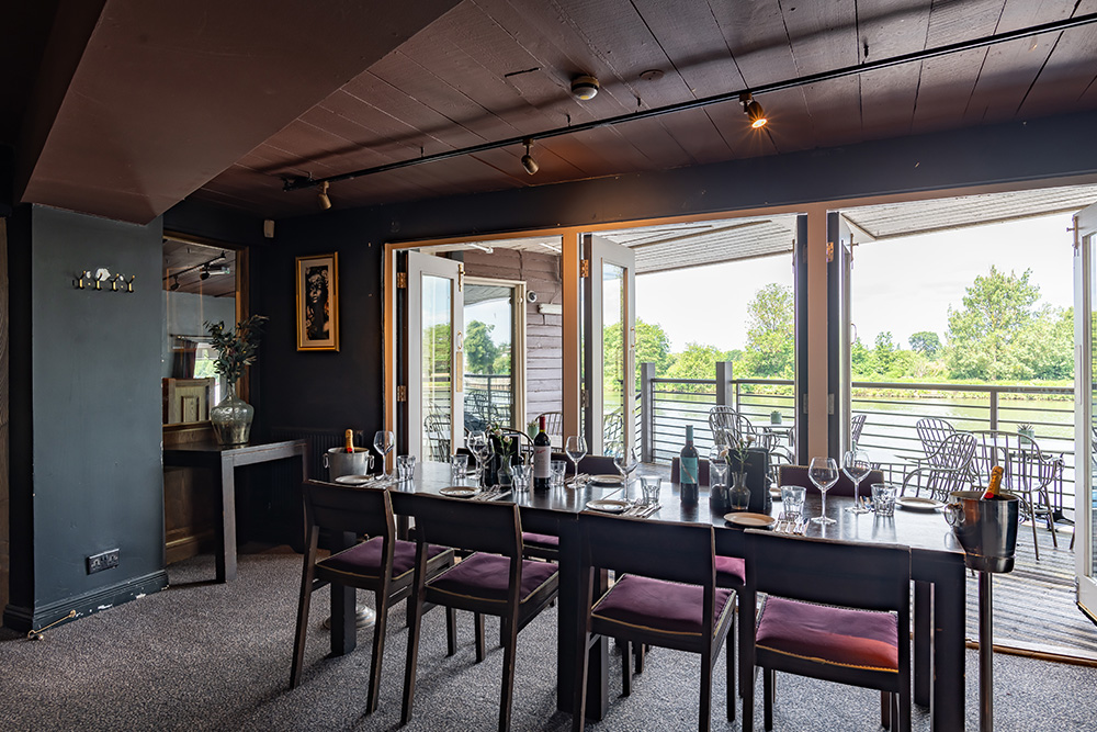 pcp-2024-secondaryspaces-hartsboatyard-privatedining-img-02.jpg